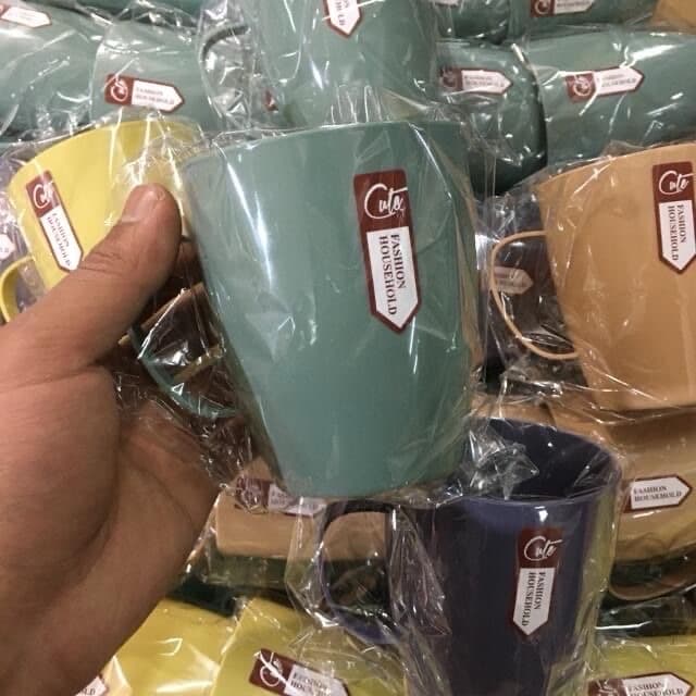 Plastic cups