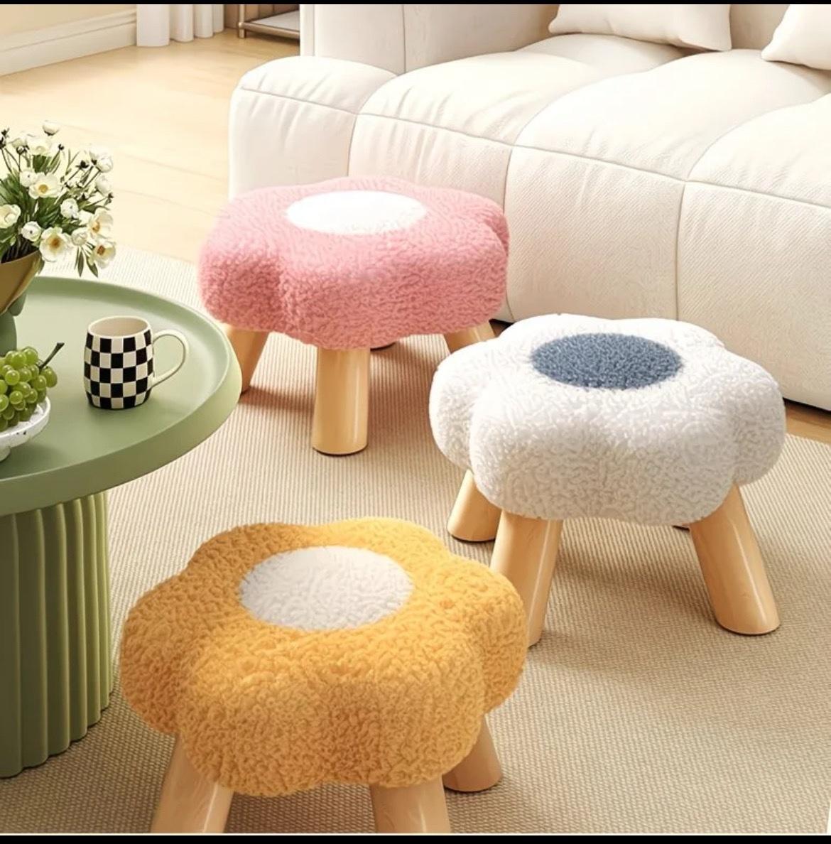 Flower Shoe-Changing Stool, Children's Stool, Household Low Stool, Trendy Living Room Coffee Table, Sofa Small Bench, Cute Bedroom Entrance