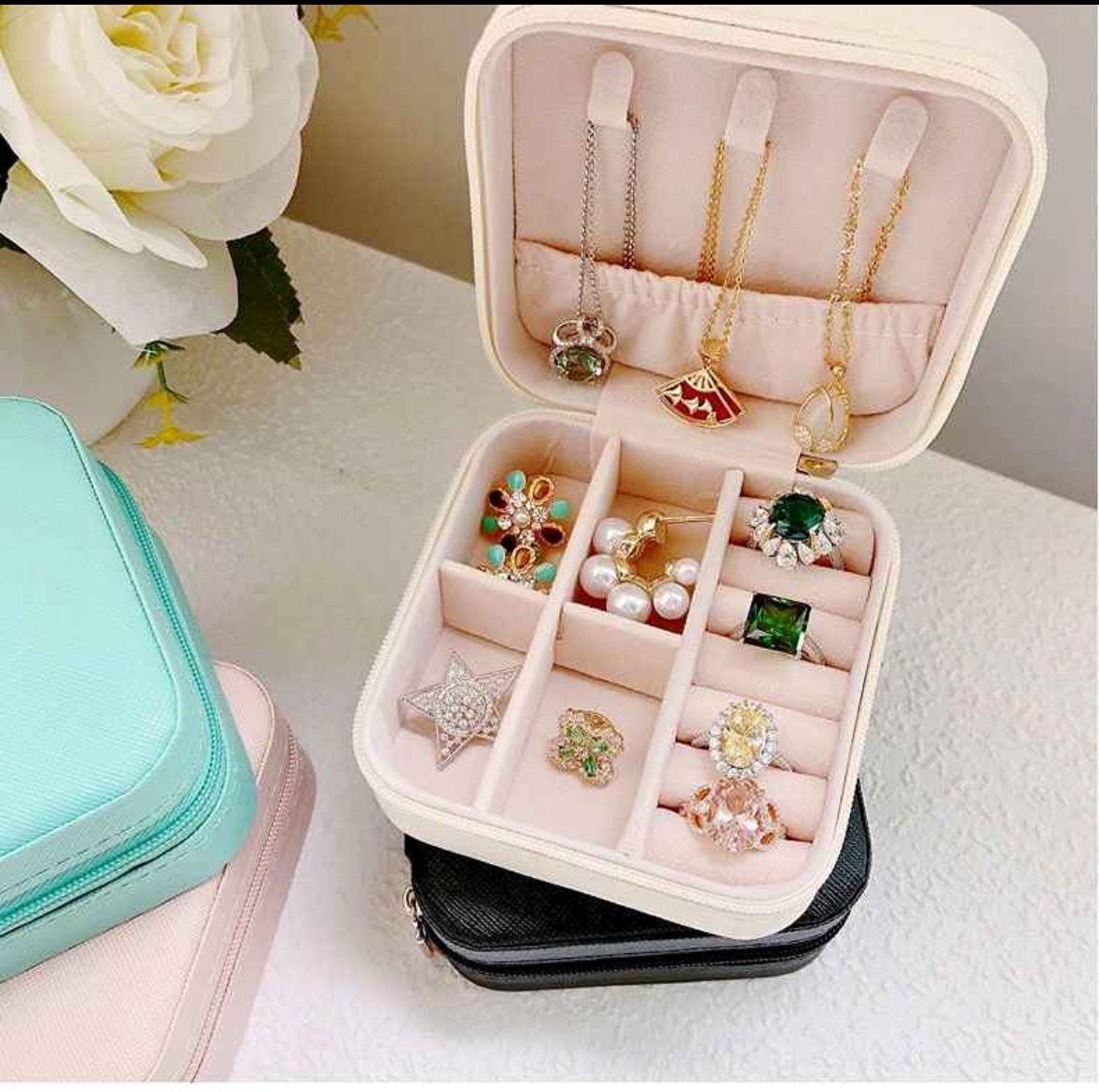 Casual and Convenient Ring Necklace Bracelet Earrings Earrings Jewelry Princess Jewelry Box Travel Home Jewelry Storage Box