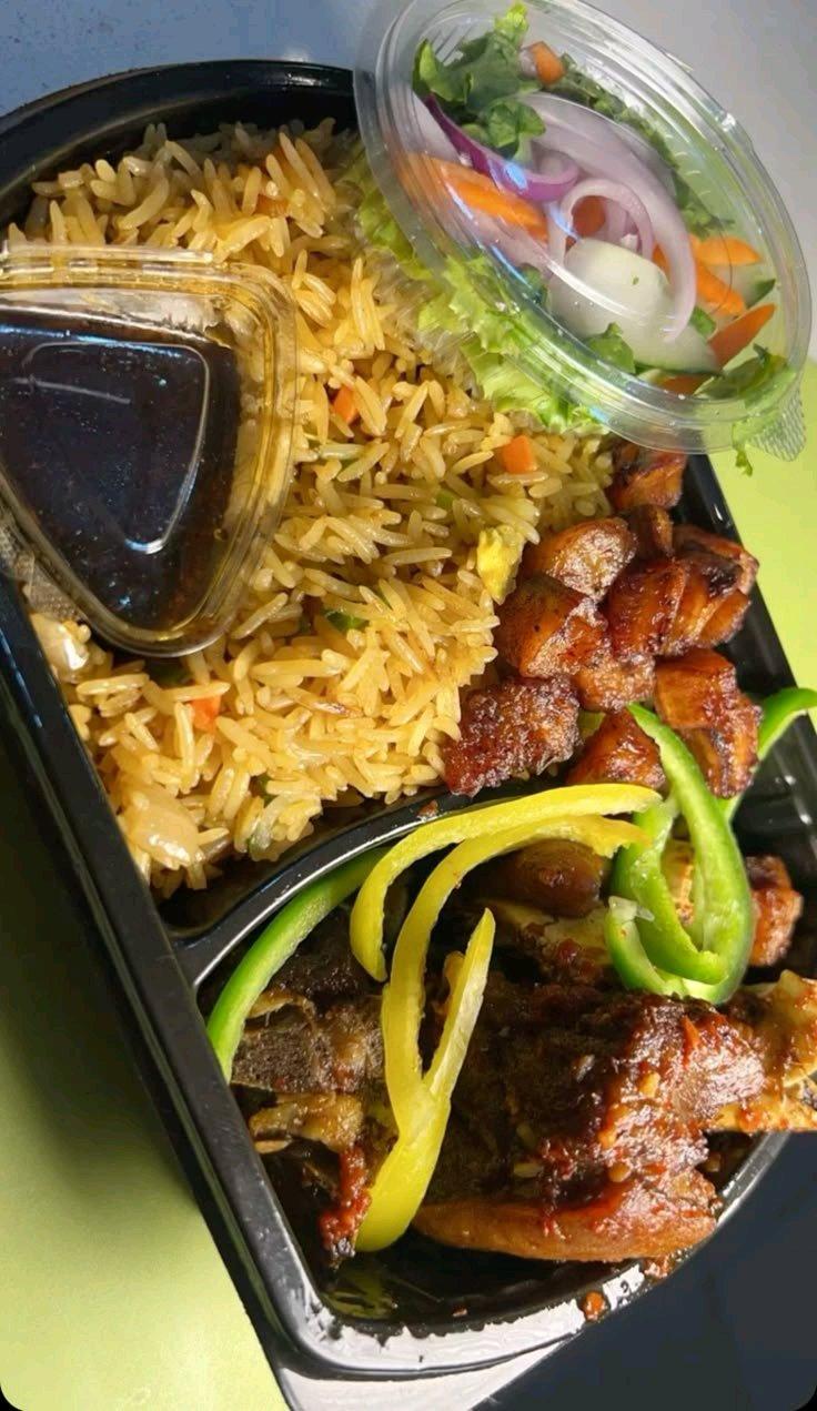 Fried rice with chicken (grilled/fried)
