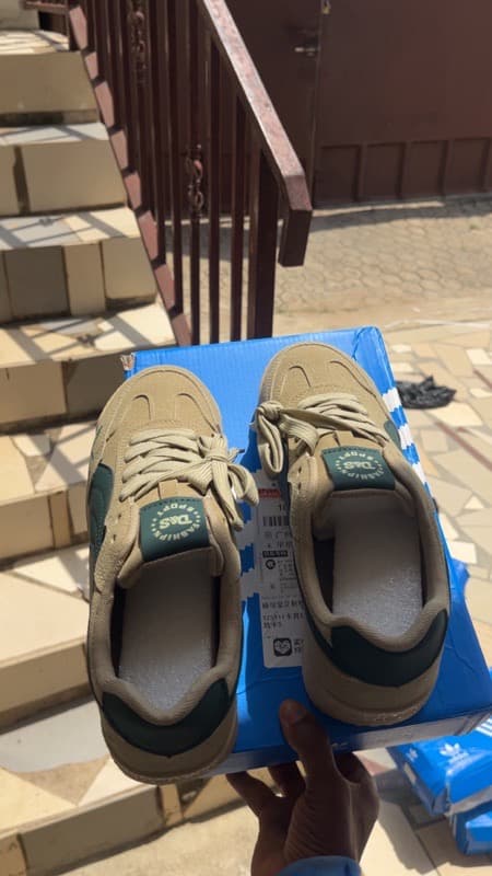 adidas Sambas