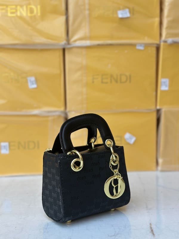 quality Dior medium size bag