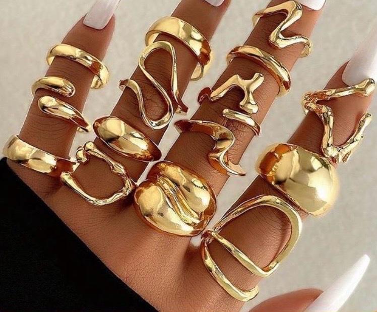 15 pieces statement rings