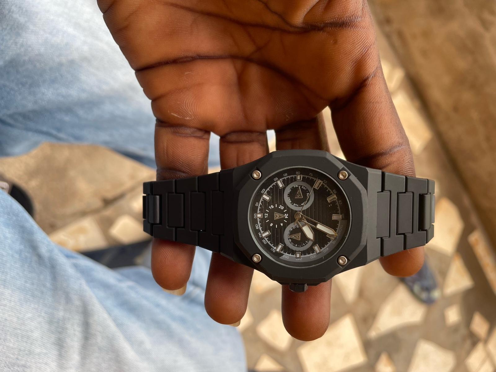 men watch