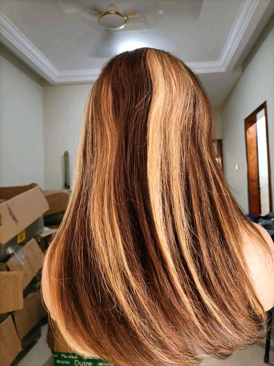 Straight wig