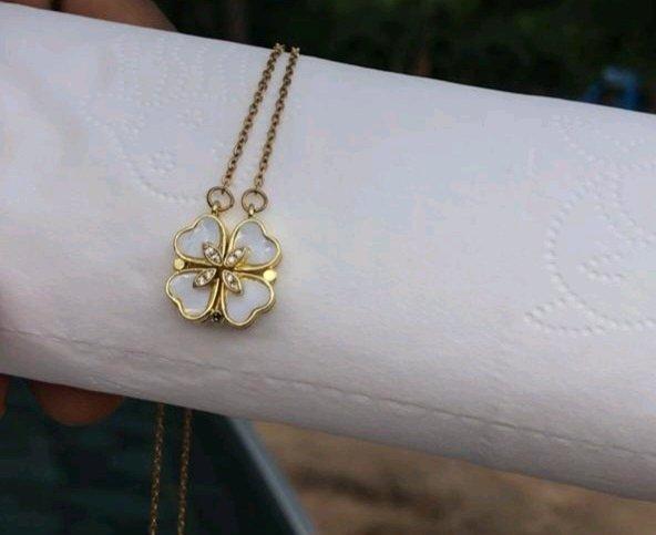 flower necklace