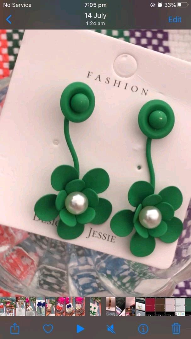 Flower earring