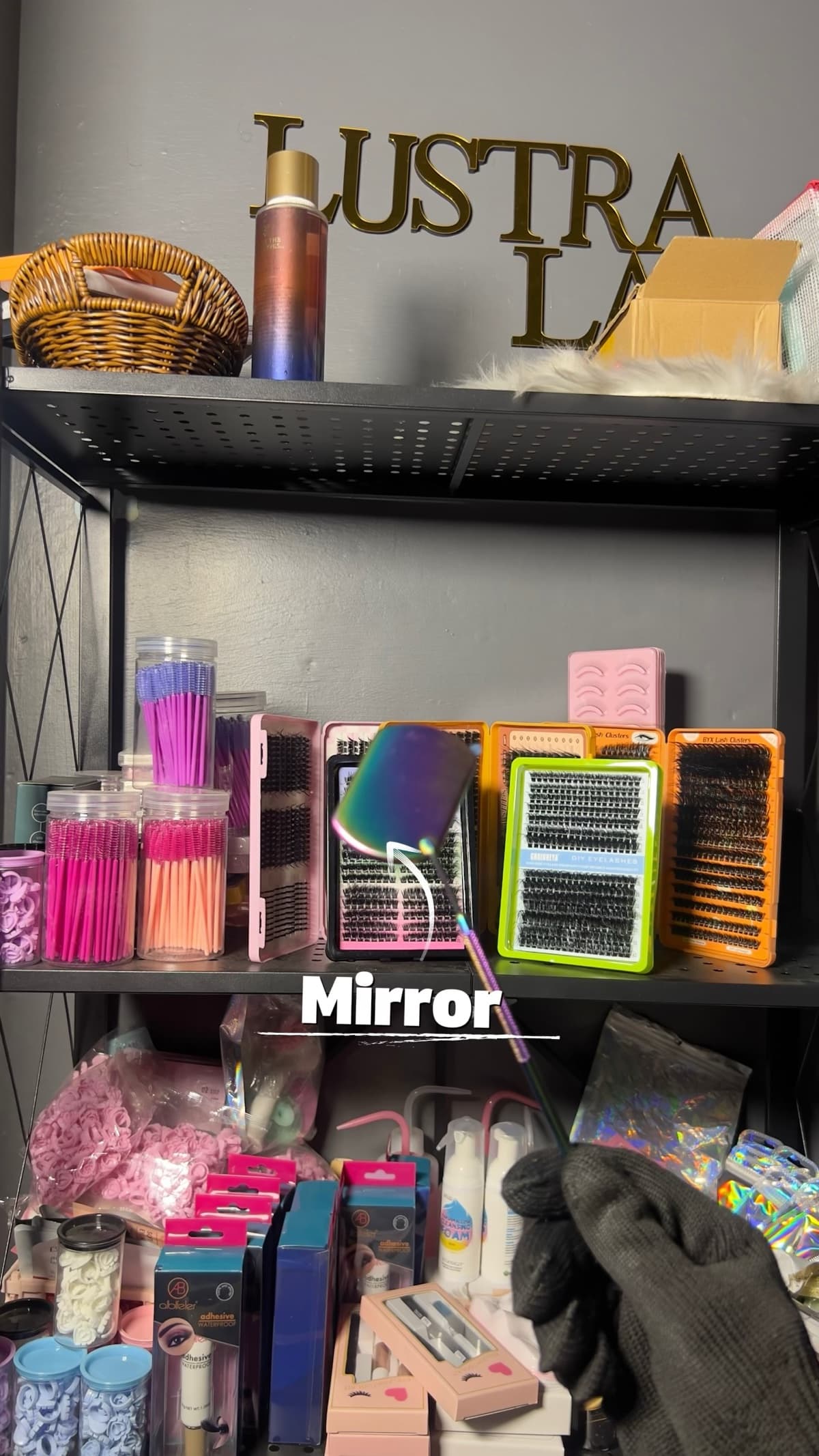 Lash Mirror