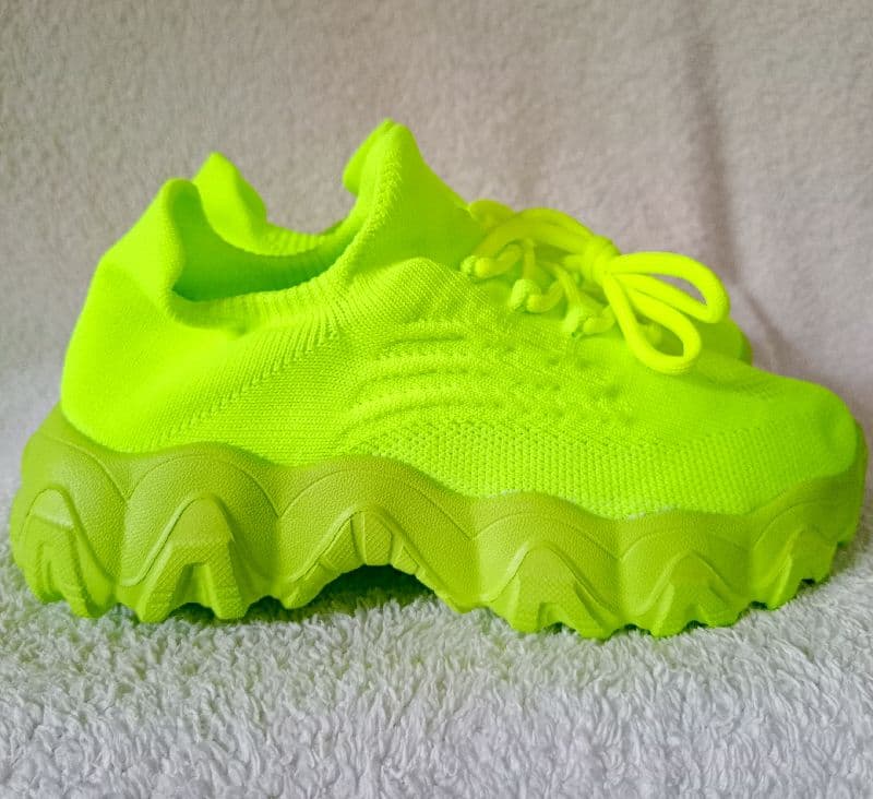 Sneaker - Unisex Size 37