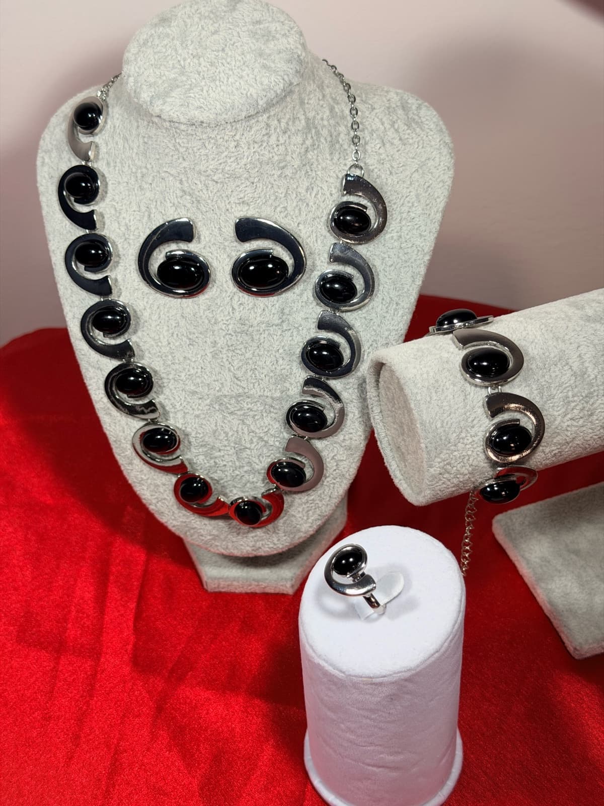 YD Necklace set (Silver & Black)