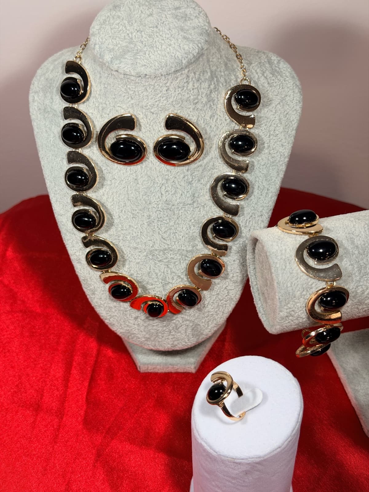 YD Necklace Set (Gold & Black)