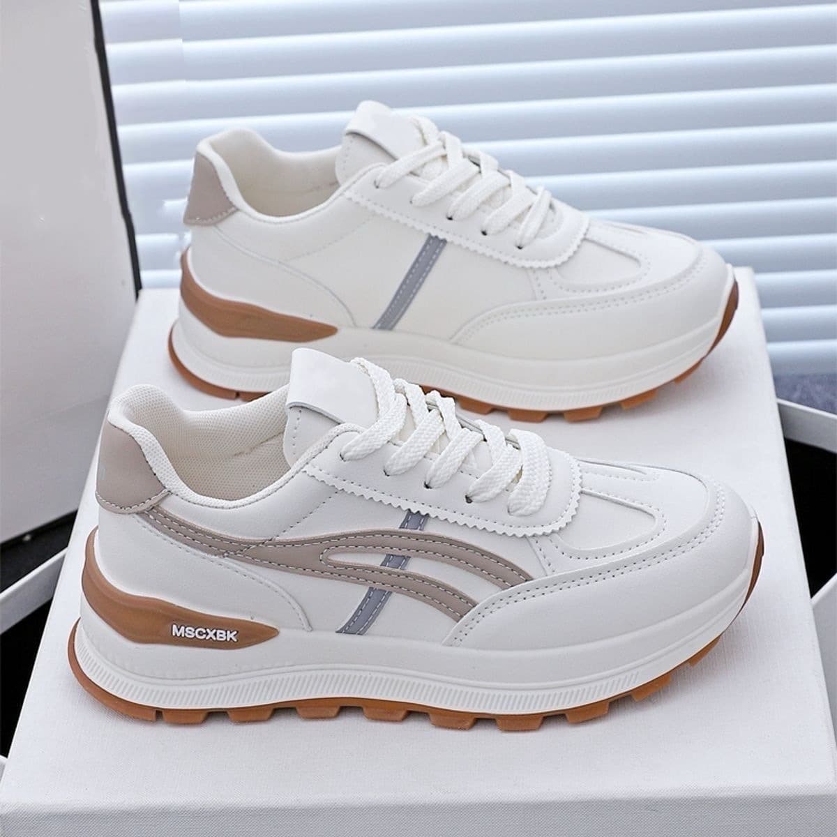 women’s sports shoes spring