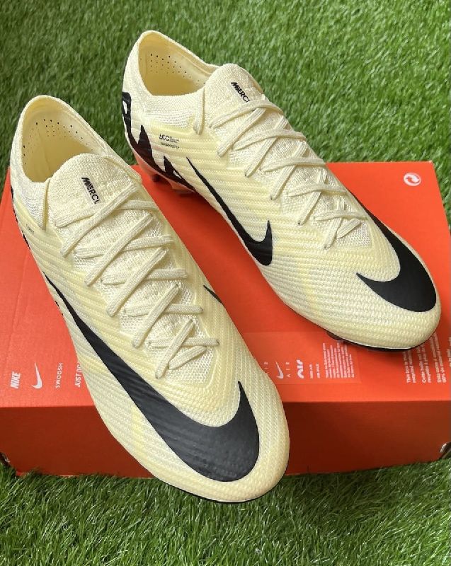 Boots ( Size 40, 41, 42, 43, 44 )