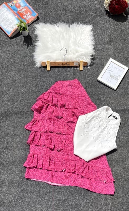 High Nect top and a Ragged Skirt