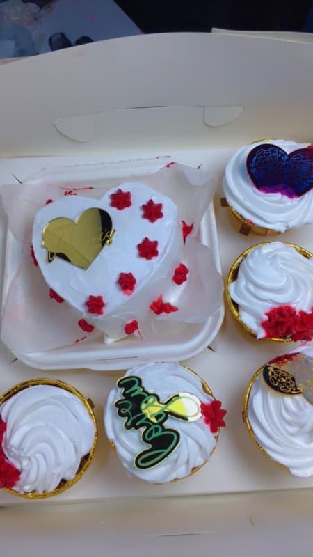 bento cakes with cupcakes