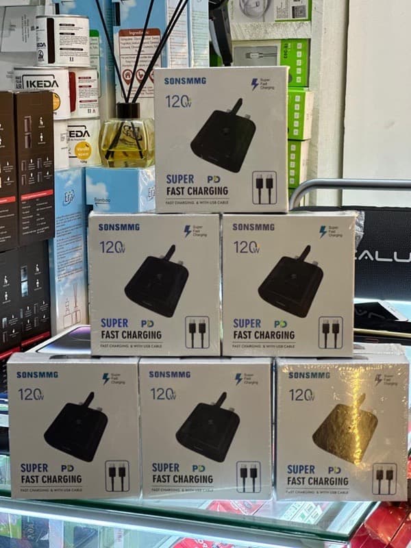 Super Fast Type C to Type C Charger ... It can charge your phone to 80% in 40minsSAMSUNG BRANDED